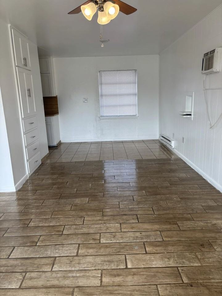 2817 Sw 33rd St - Photo 2 of 5