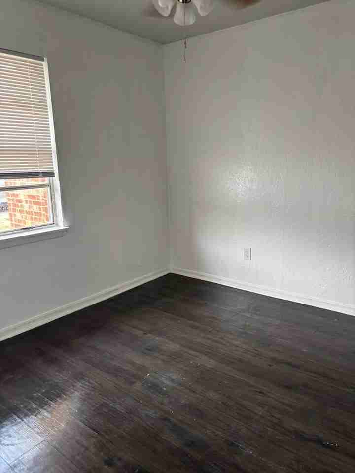 2819 Sw 33rd St - Photo 5 of 5