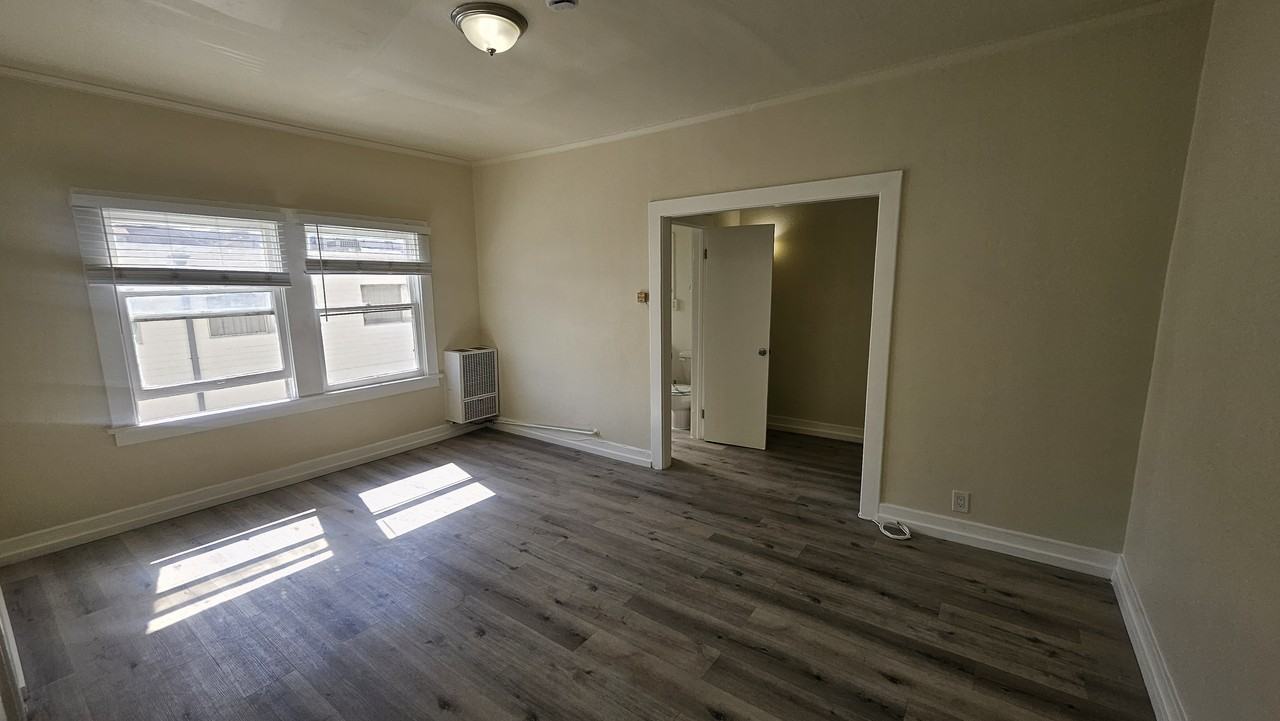 815 South Lake Street #208 - Photo 4 of 8