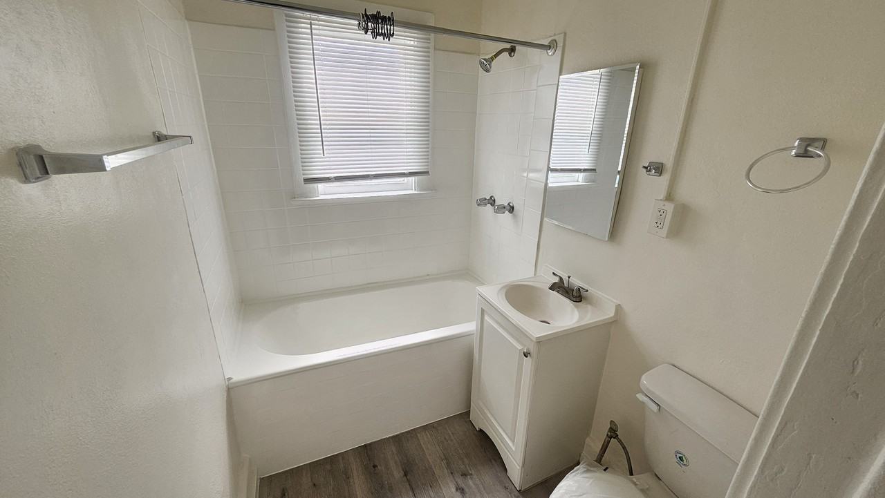 815 South Lake Street #208 - Photo 7 of 8