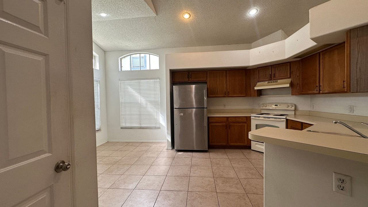 2012 Chapman Oaks Dr - Photo 3 of 36