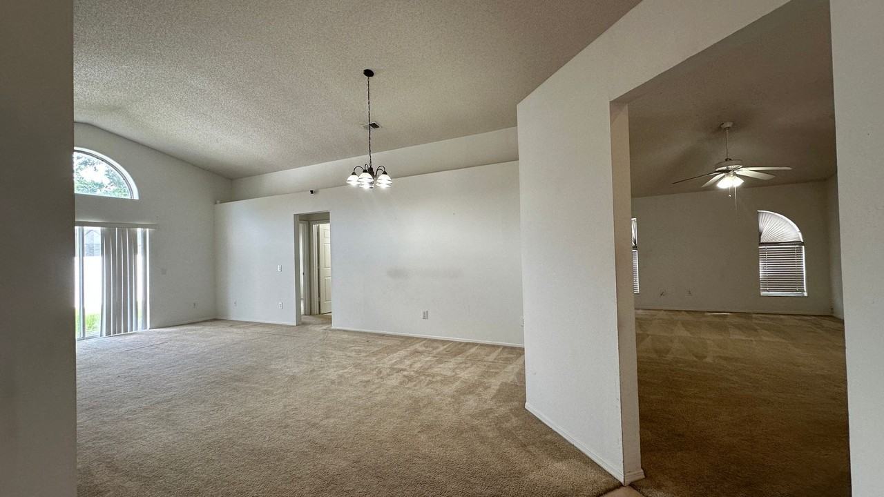 2012 Chapman Oaks Dr - Photo 4 of 36