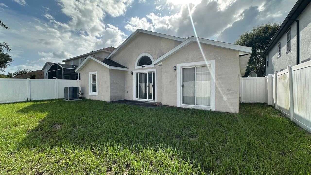 2012 Chapman Oaks Dr - Photo 5 of 36