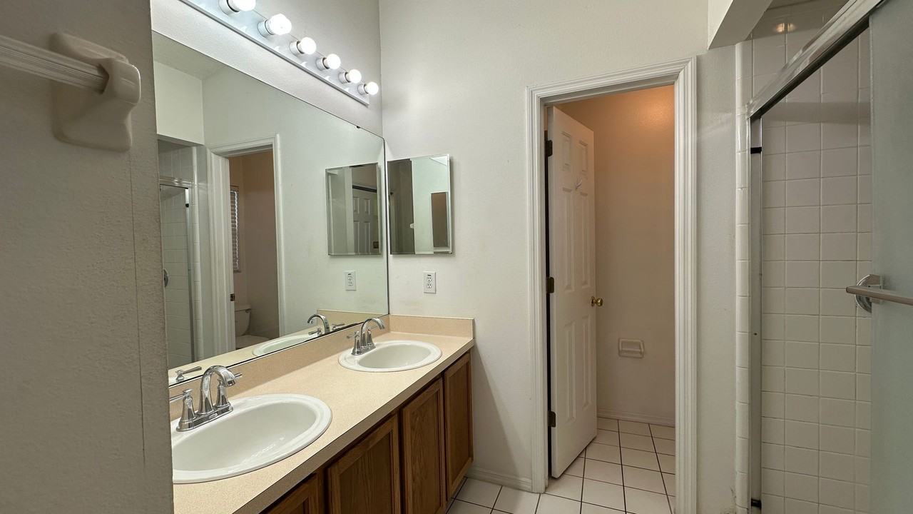 2012 Chapman Oaks Dr - Photo 7 of 36