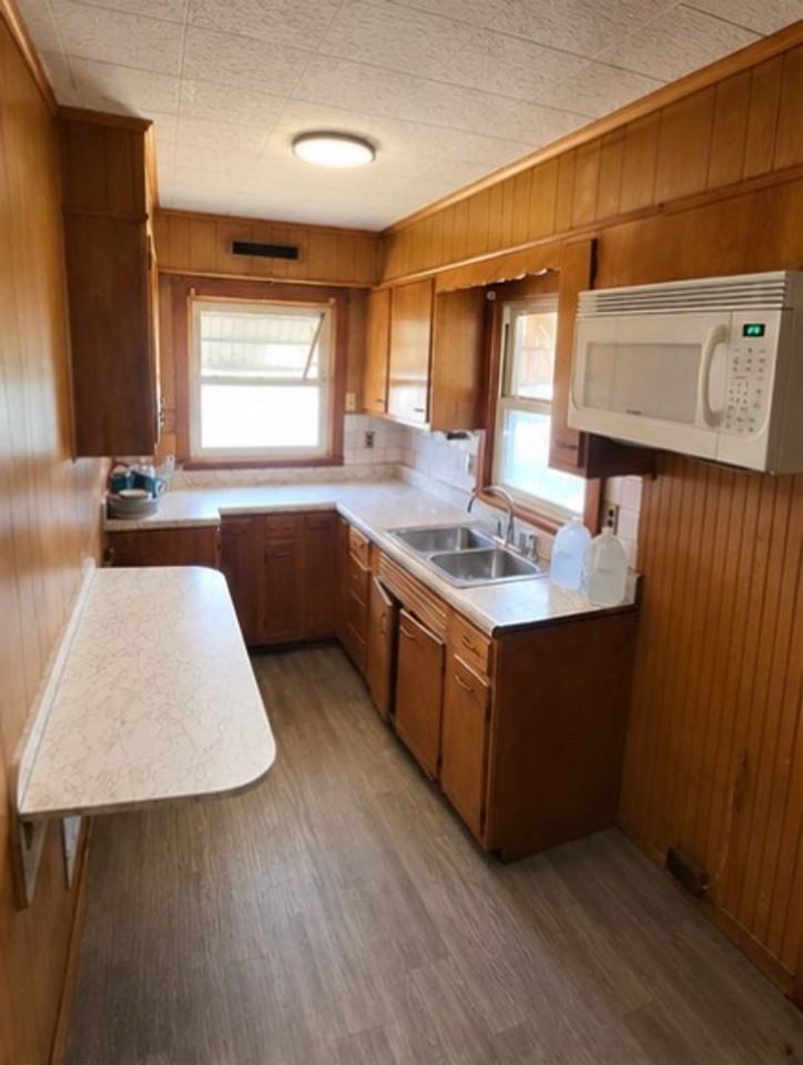 949 N Dirksen Pkwy - Photo 3 of 9