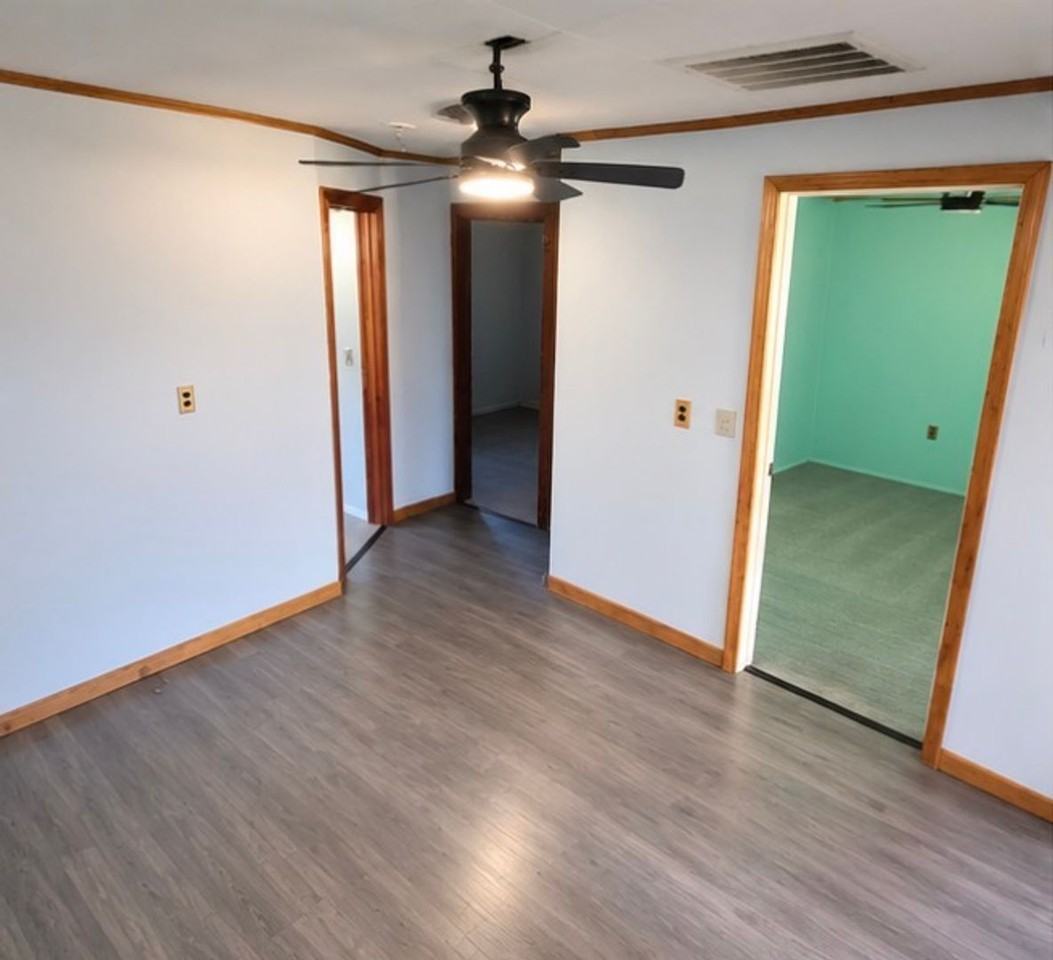 949 N Dirksen Pkwy - Photo 6 of 9