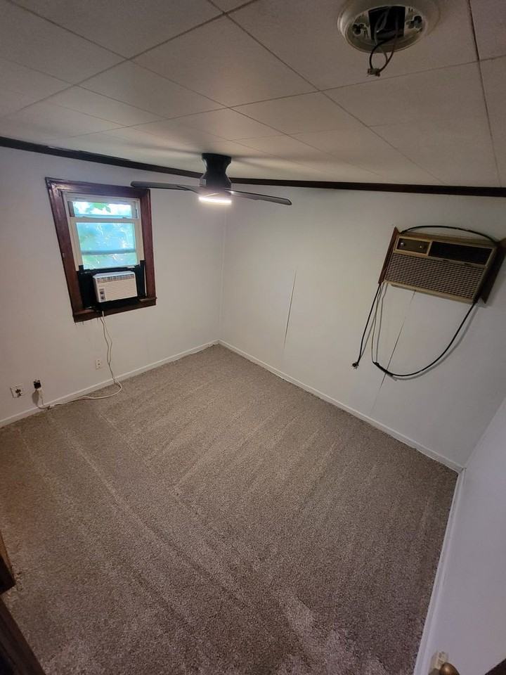 949 N Dirksen Pkwy - Photo 7 of 9
