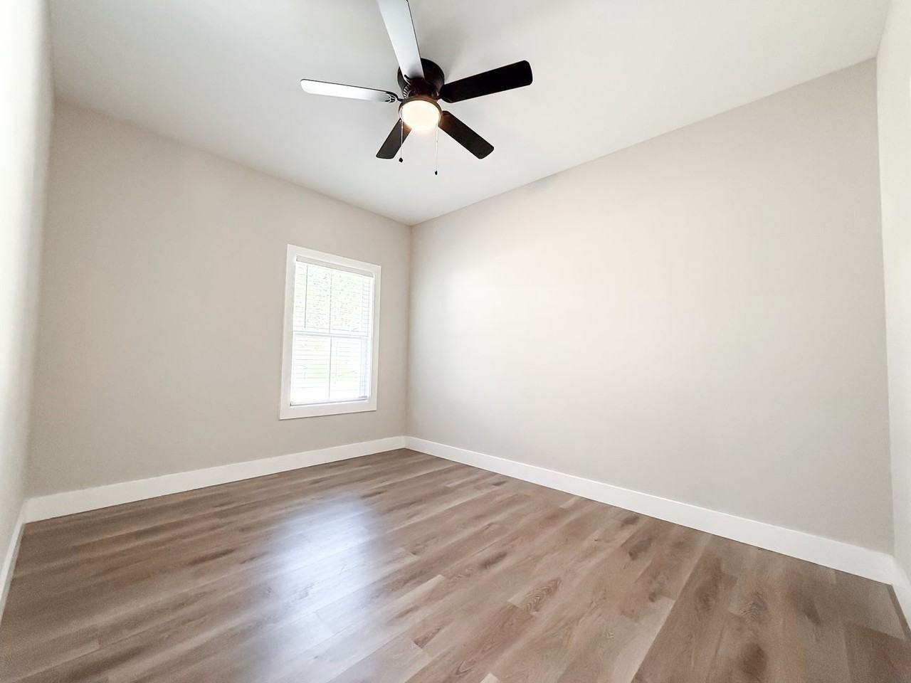 312 21st Ave - Photo 3 of 22