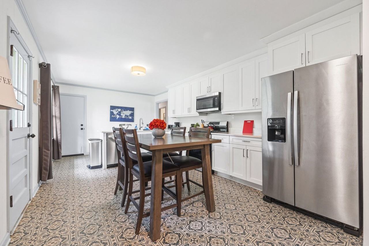 2523 Ben Hill Rd - Photo 7 of 26
