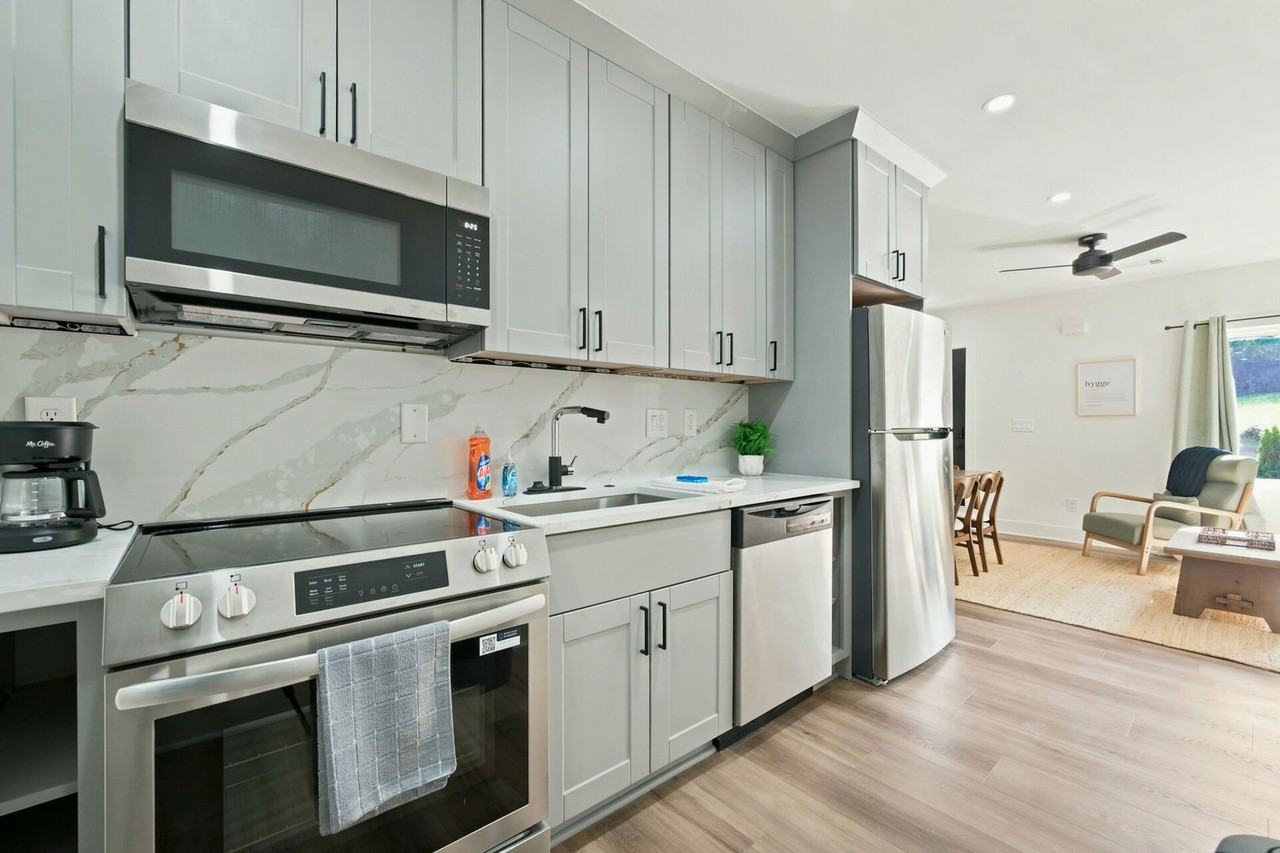 582 Hamilton E Holmes Dr Nw - Photo 5 of 30