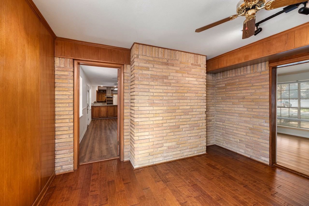 1208 Wentwood Dr - Photo 3 of 32
