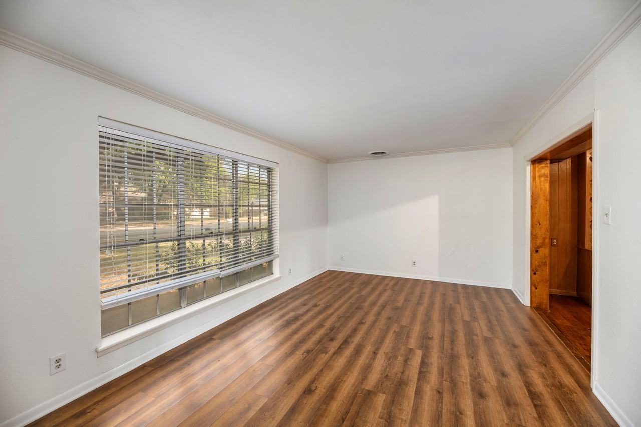 1208 Wentwood Dr - Photo 6 of 32