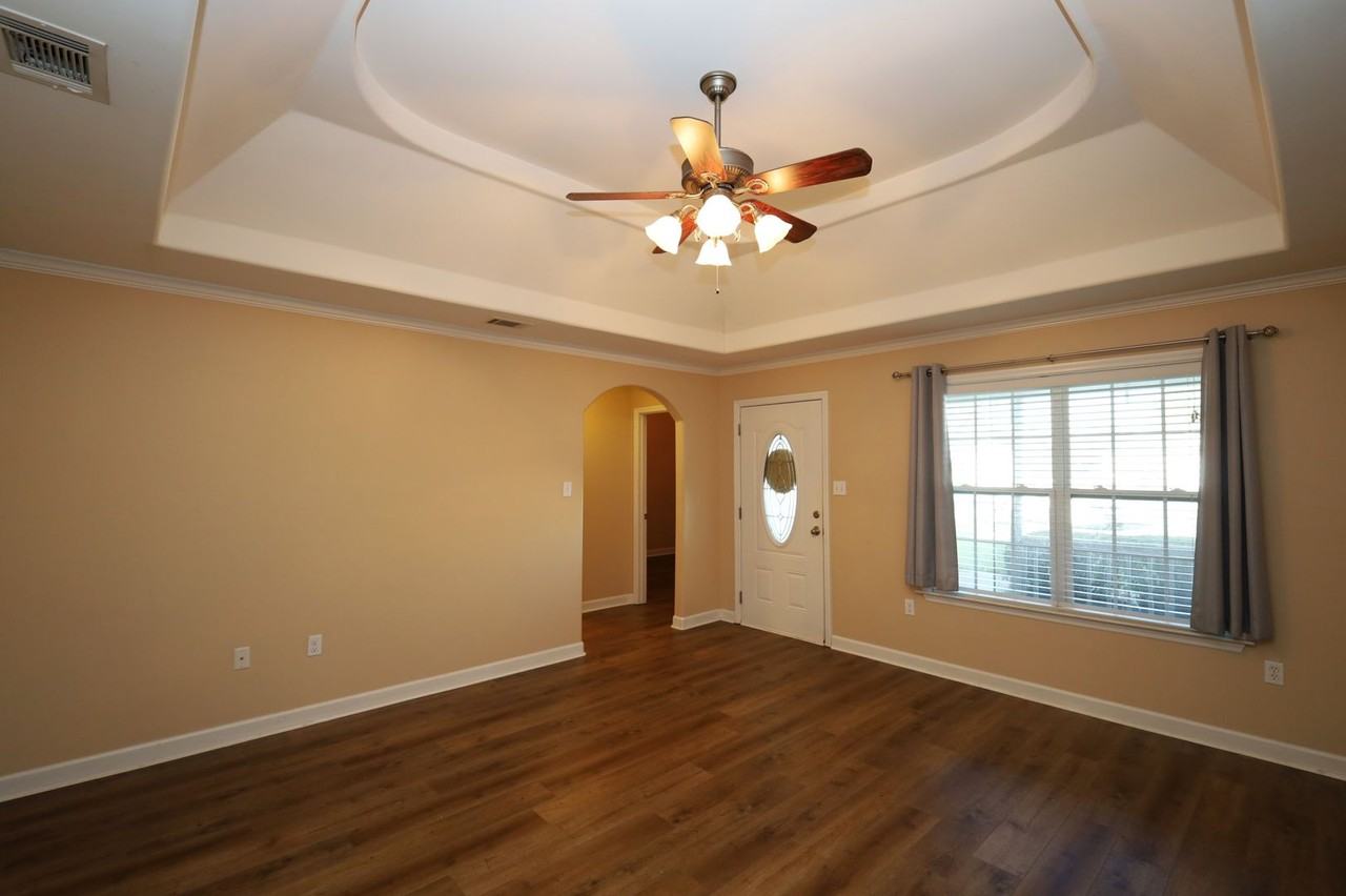 3655 Linden Cir - Photo 3 of 20