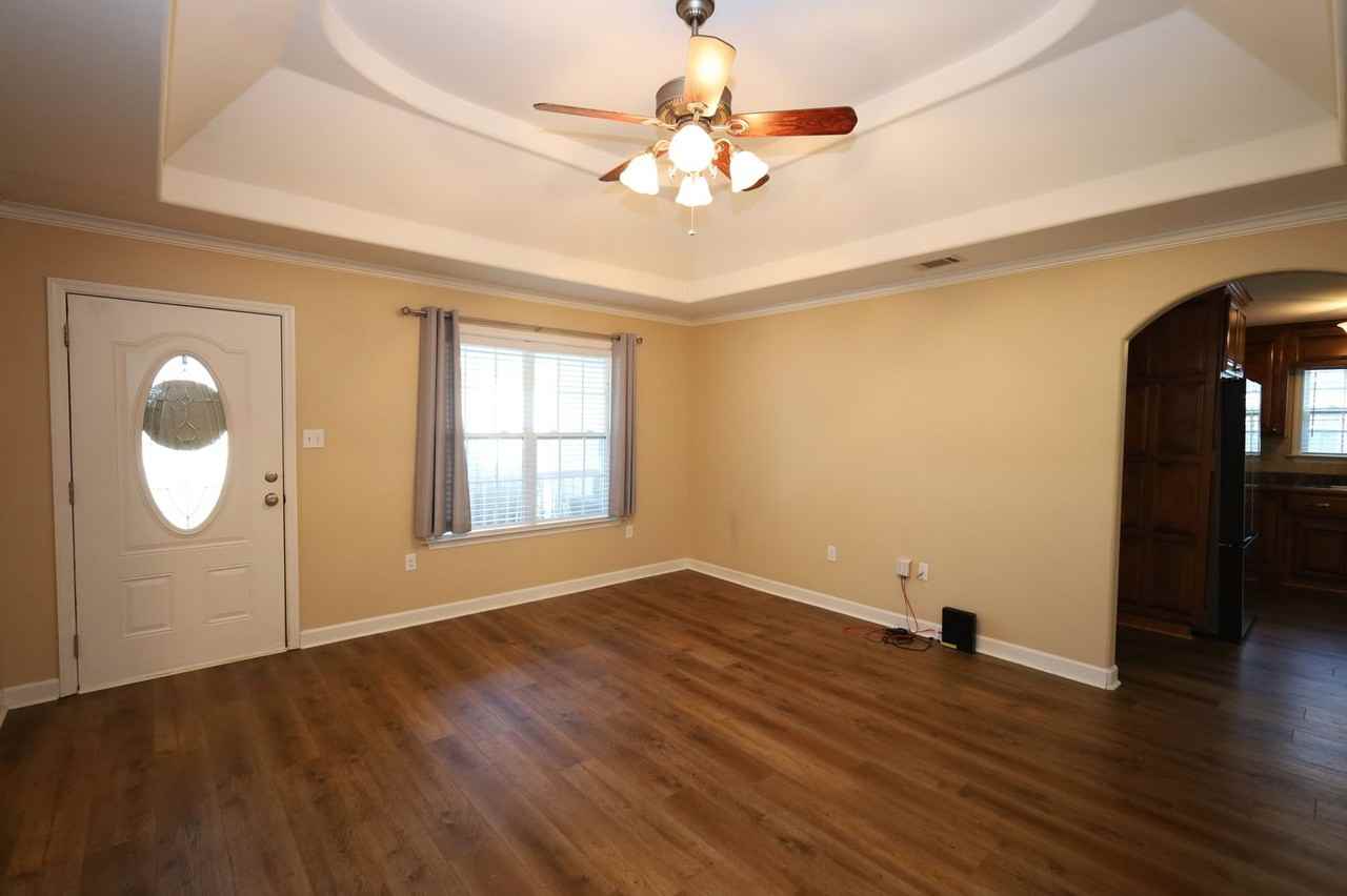 3655 Linden Cir - Photo 4 of 20
