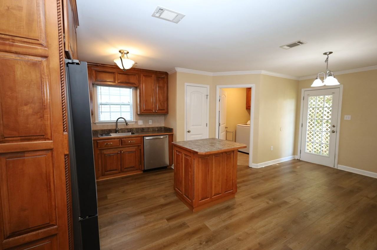 3655 Linden Cir - Photo 6 of 20