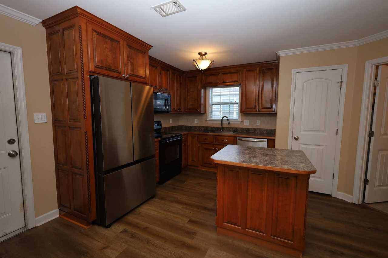 3655 Linden Cir - Photo 7 of 20