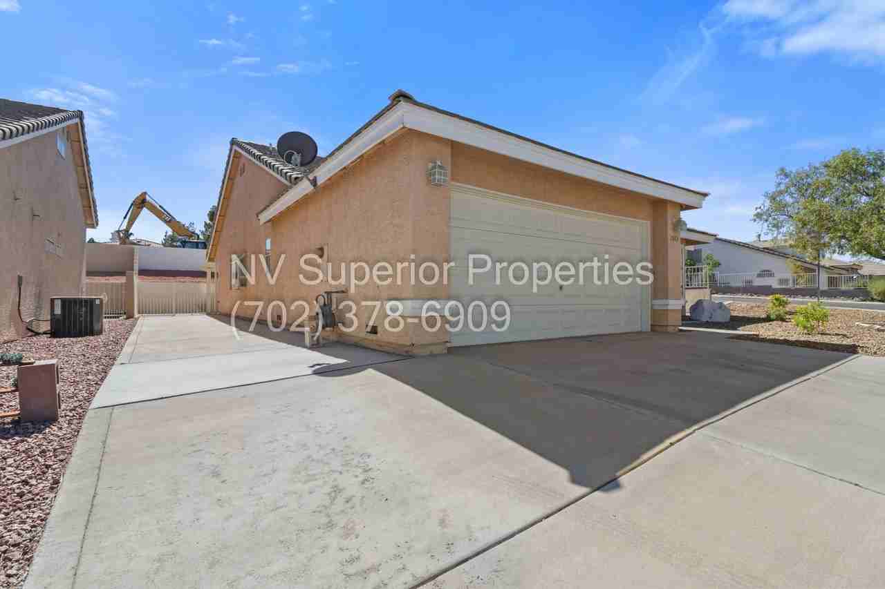 2087 Angel Falls Dr - Photo 2 of 50