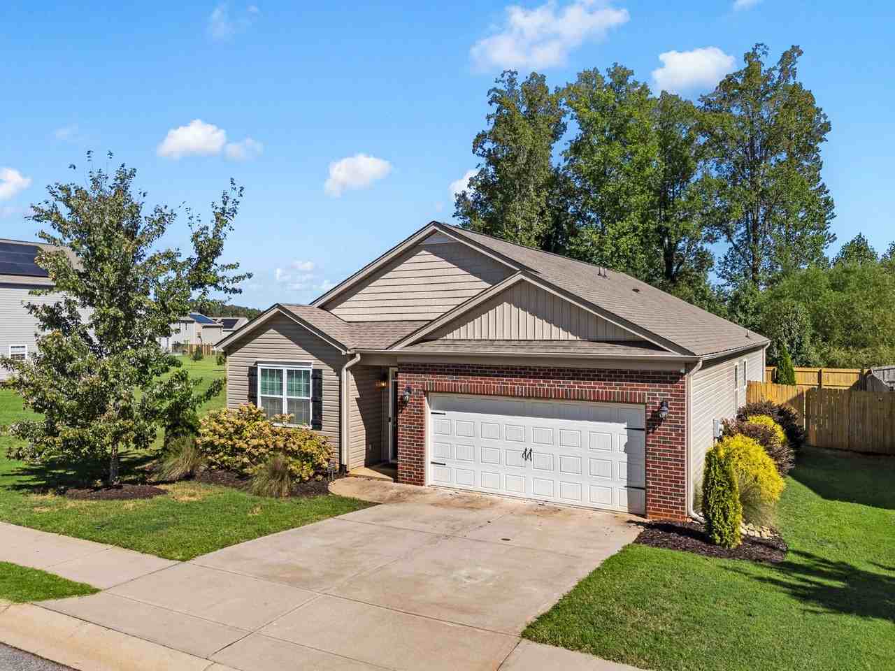 554 Friar Park Ln - Photo 2 of 42