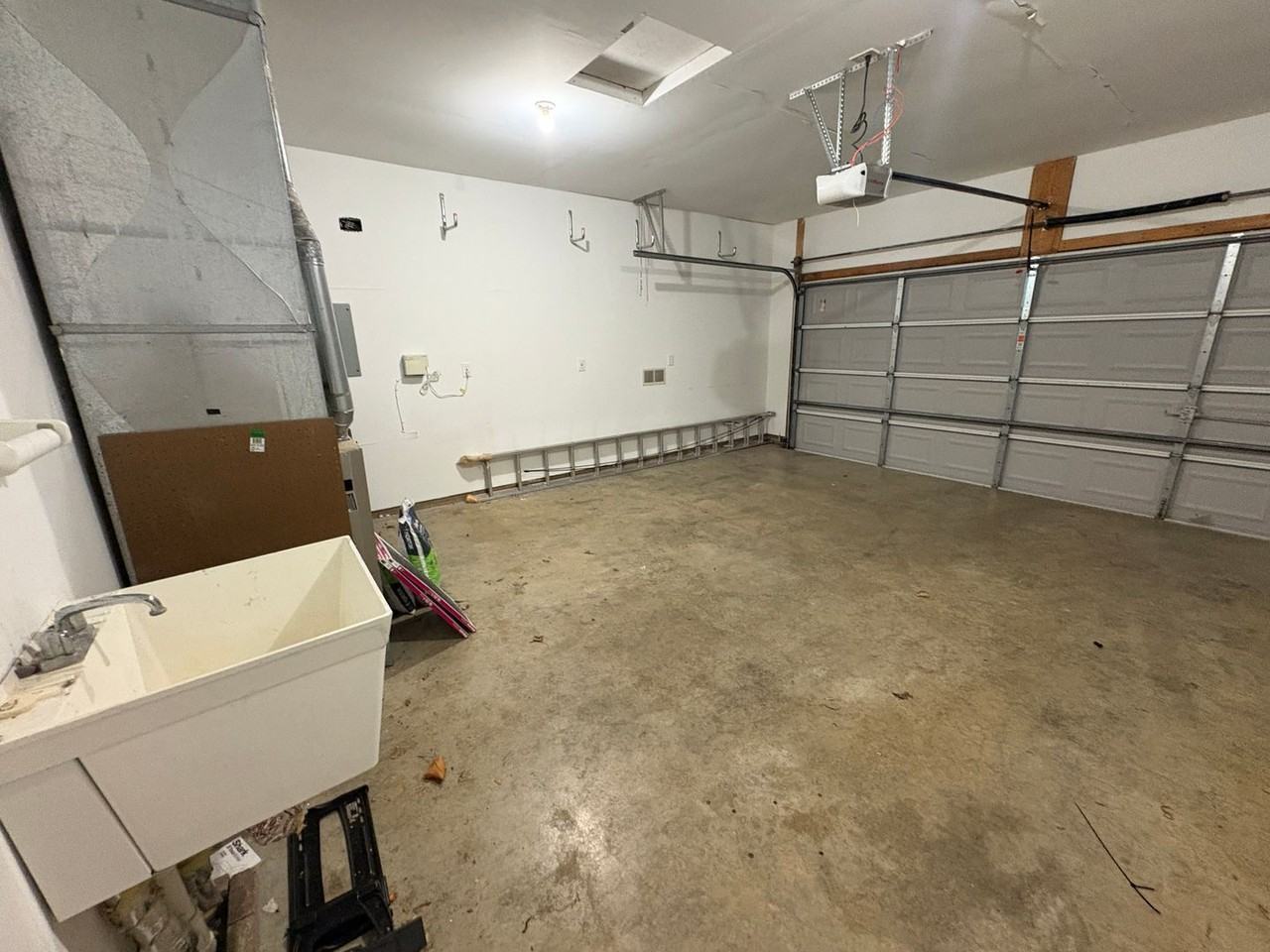 2127 Longspur Dr - Photo 3 of 18