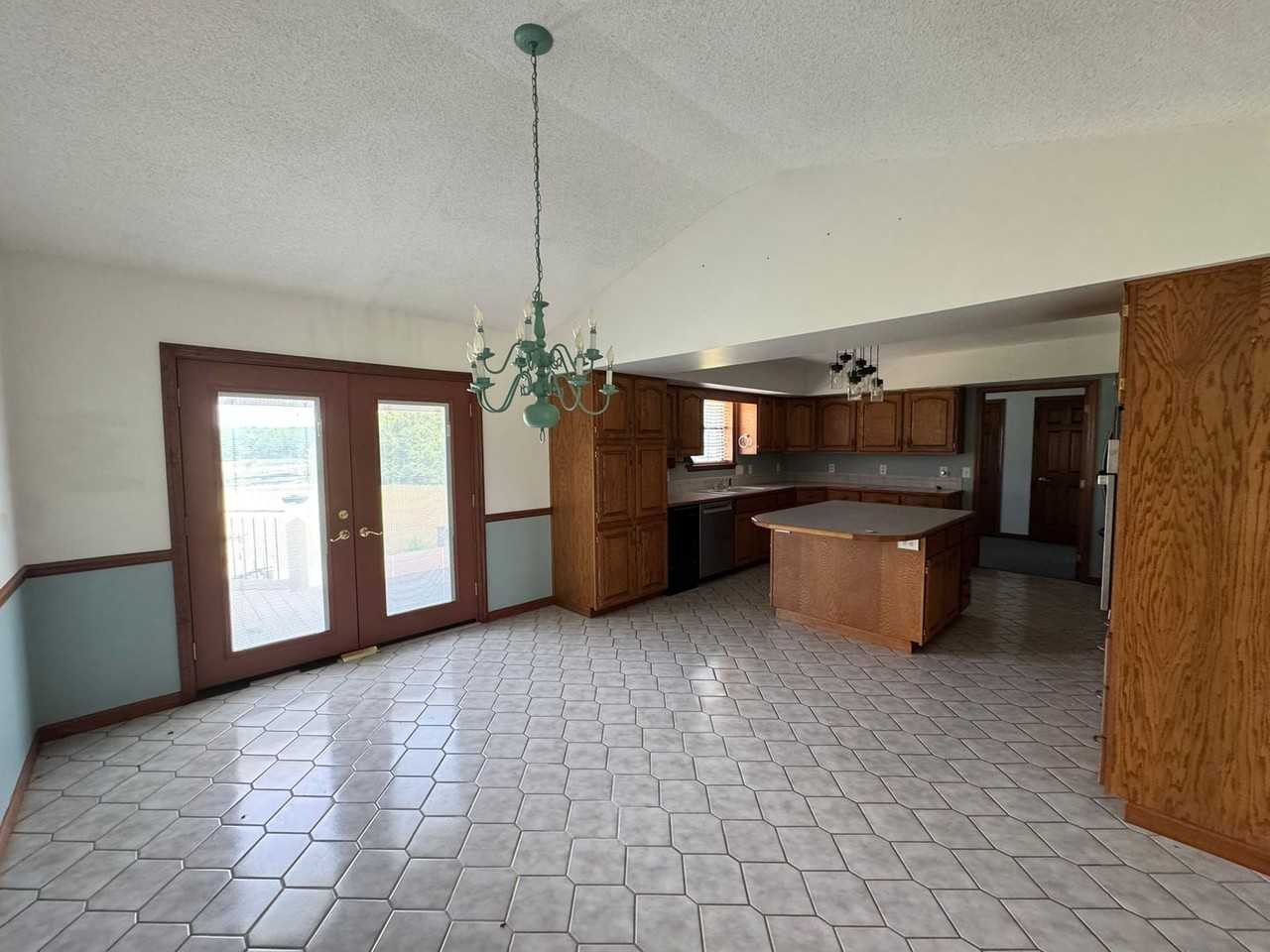 4909 Perry Rd - Photo 3 of 25