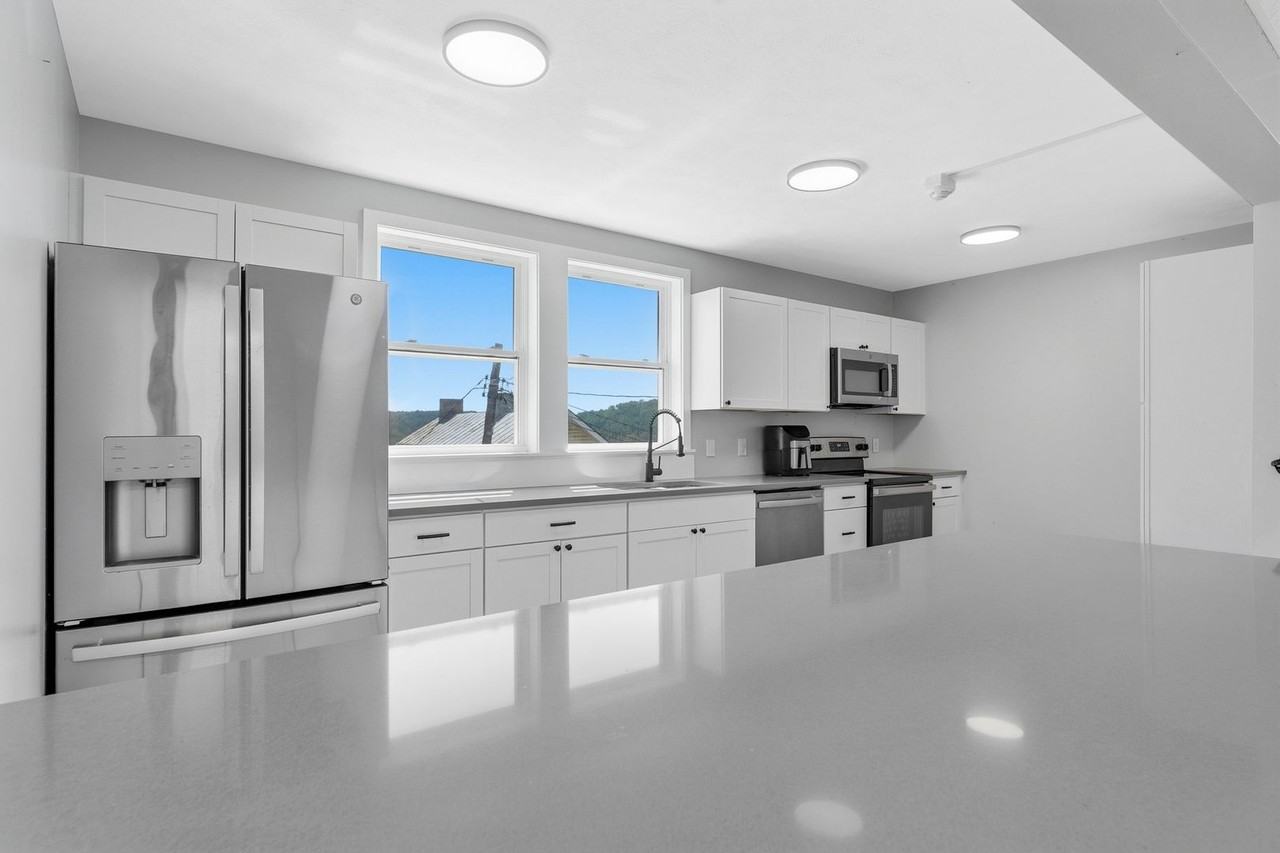 289 Wiles St - Photo 4 of 39