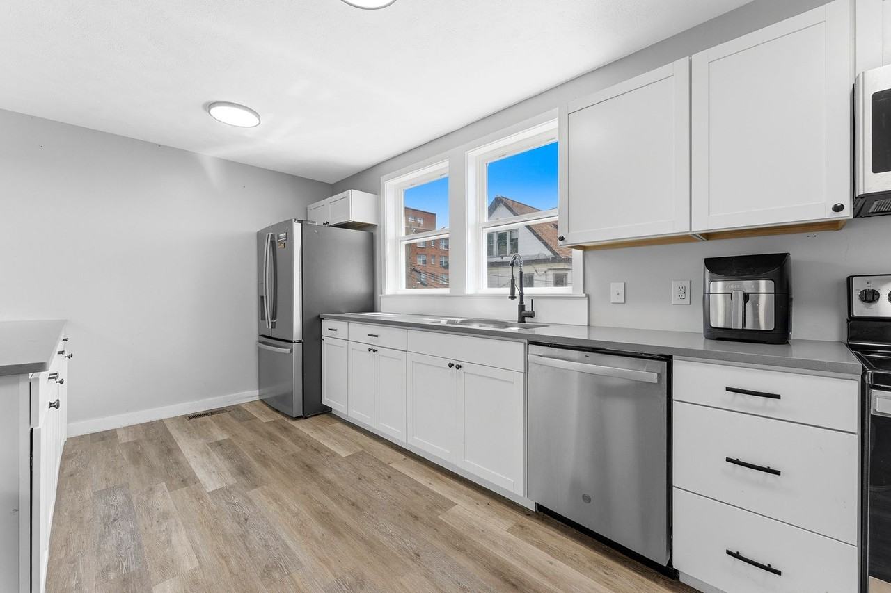 289 Wiles St - Photo 6 of 39