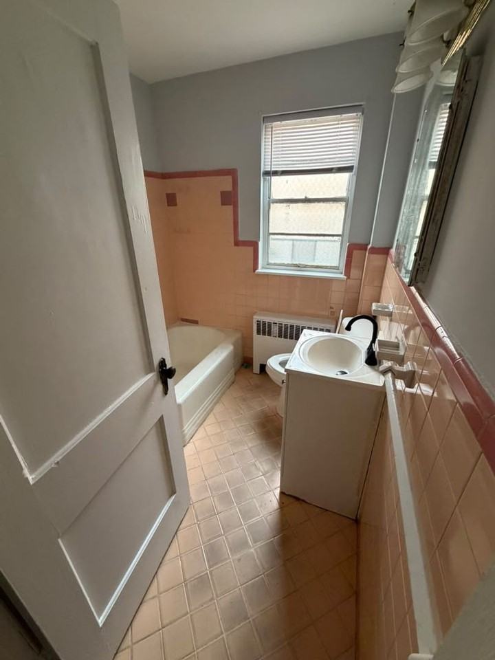 7038 Frankford Ave - Photo 3 of 7