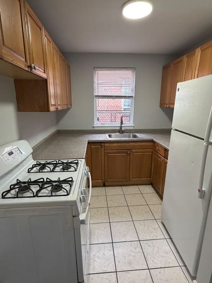 7038 Frankford Ave - Photo 7 of 7