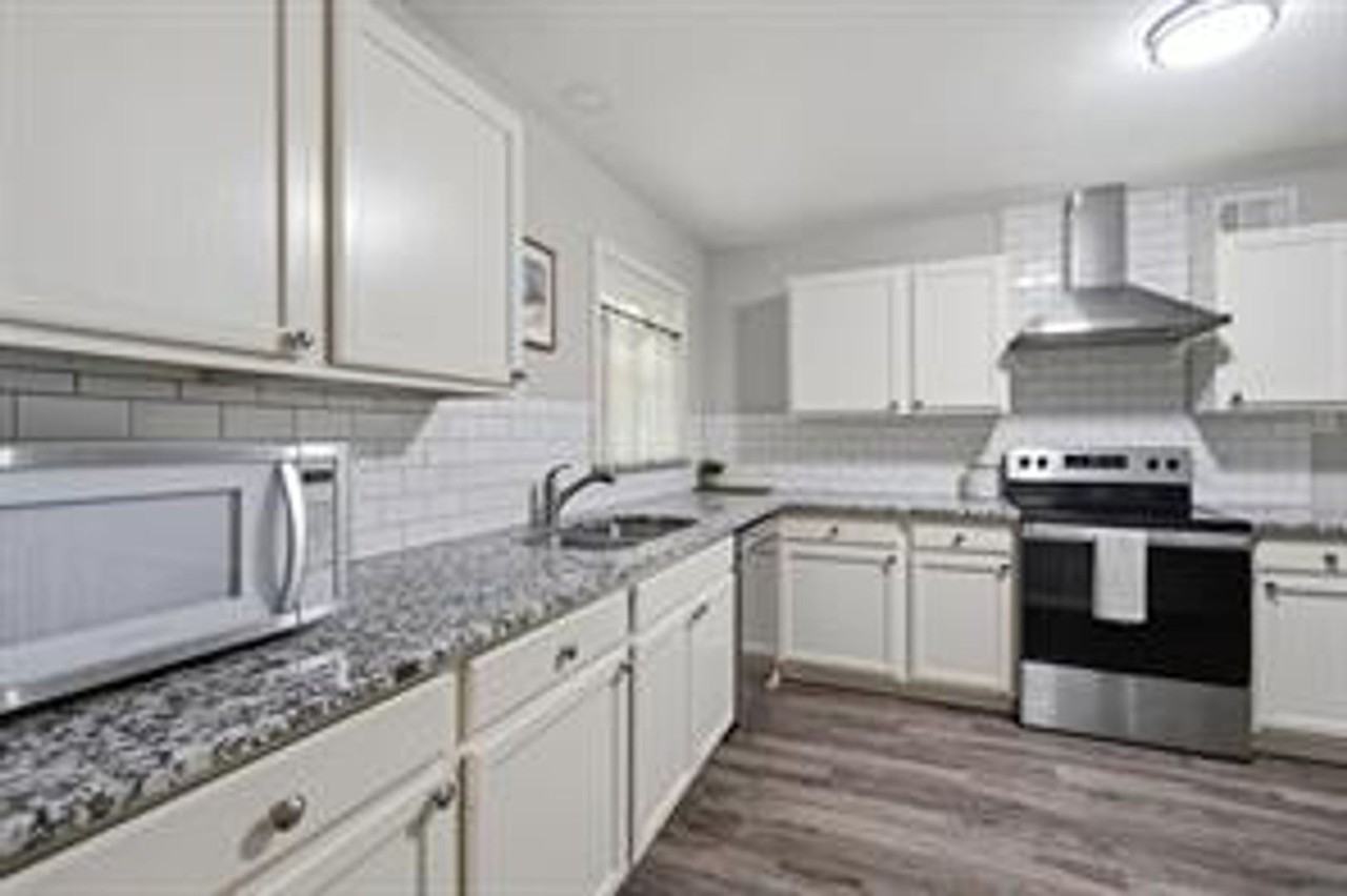 1413 N Wharton St - Photo 7 of 19