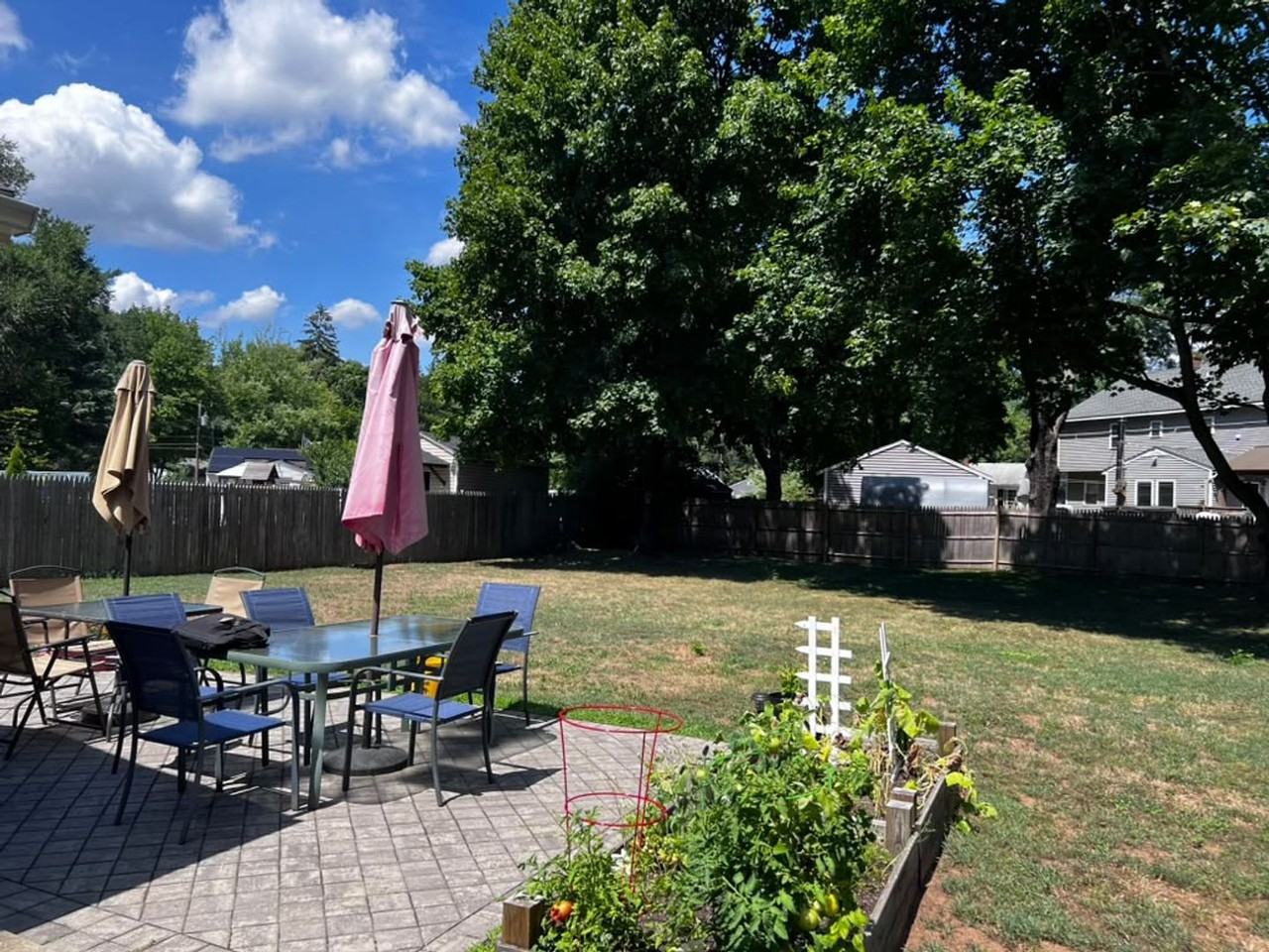 31 Hellstrom Rd - Photo 2 of 11