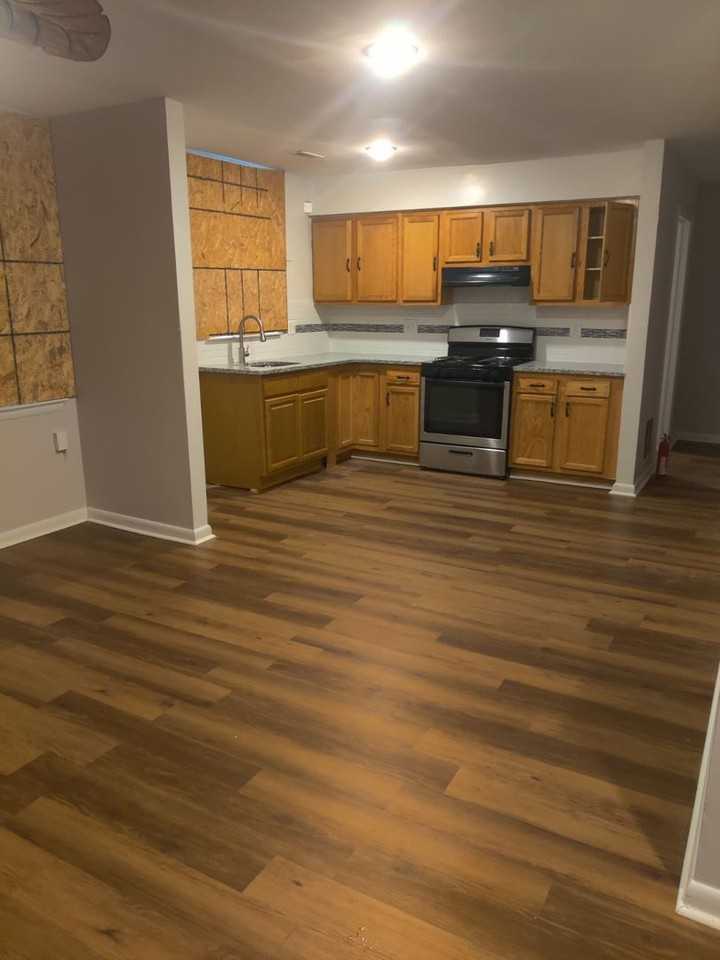 3322 N 15th St #A - Photo 2 of 8
