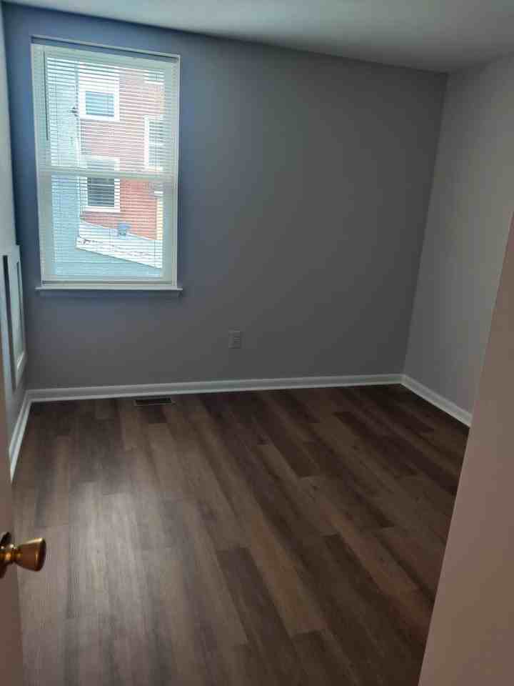 3322 N 15th St #A - Photo 4 of 8