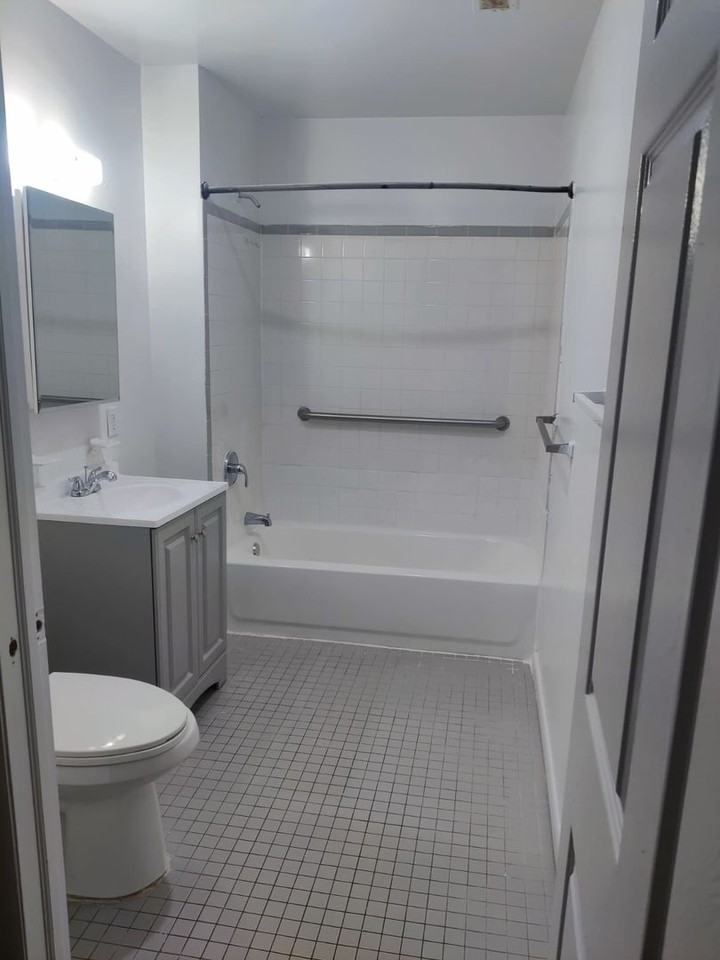 3322 N 15th St #A - Photo 7 of 8