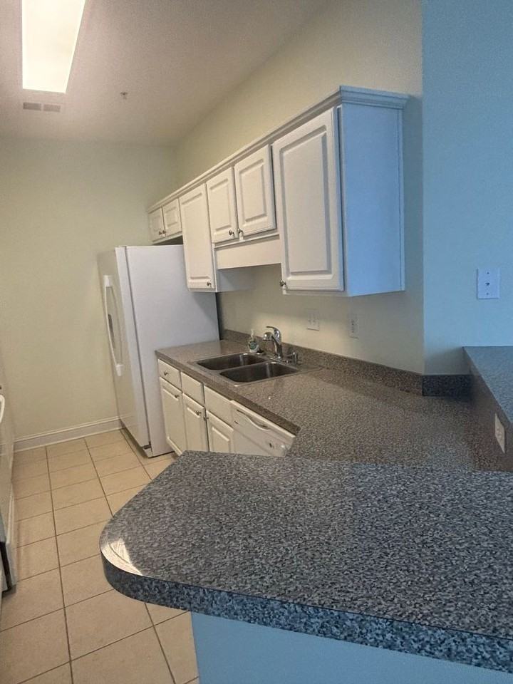 114 Fountain Pointe Ln - Photo 3 of 11