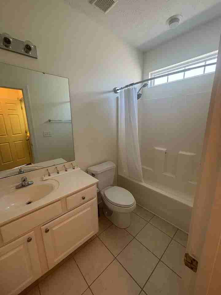 114 Fountain Pointe Ln - Photo 4 of 11
