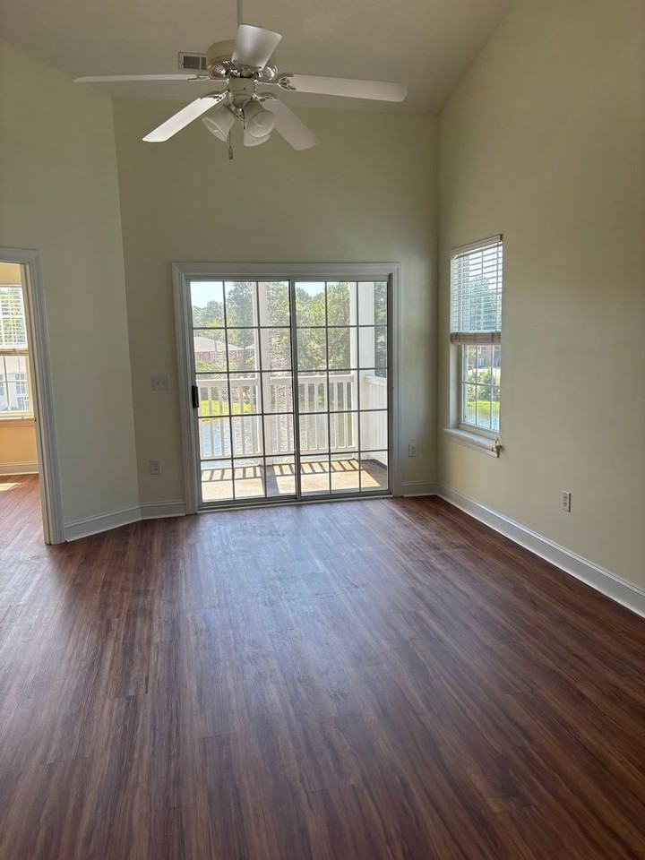 114 Fountain Pointe Ln - Photo 5 of 11