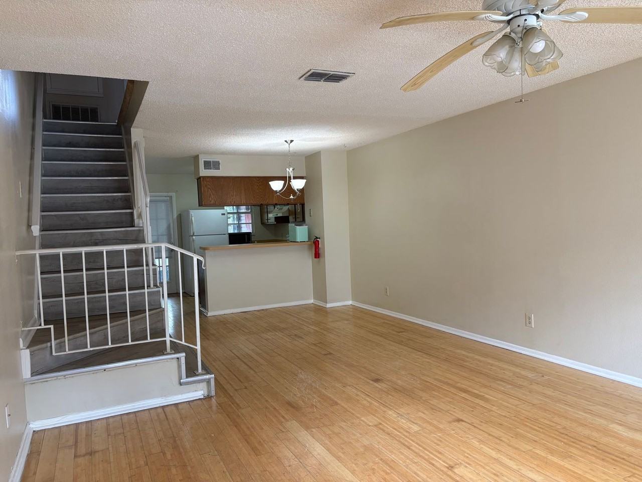 11329 Grandville Dr - Photo 2 of 12