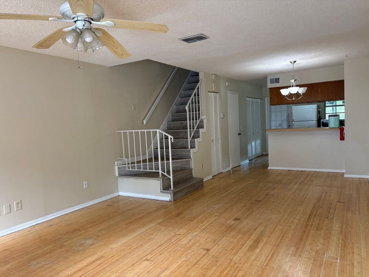 11329 Grandville Dr - Photo 3 of 12