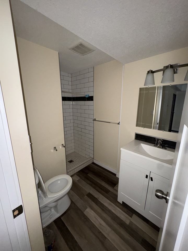 4821 52 St - Photo 2 of 5
