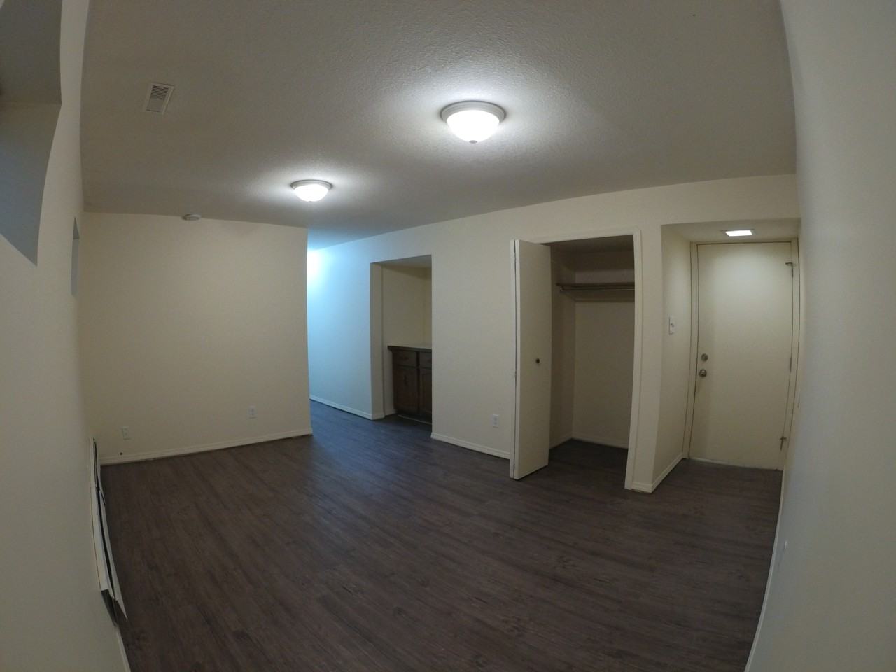 5130 44 St - Photo 4 of 8