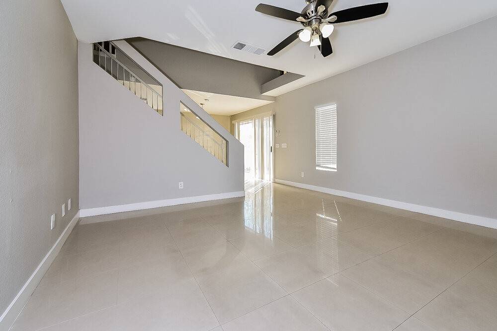 3472 Wordsworth St - Photo 4 of 17