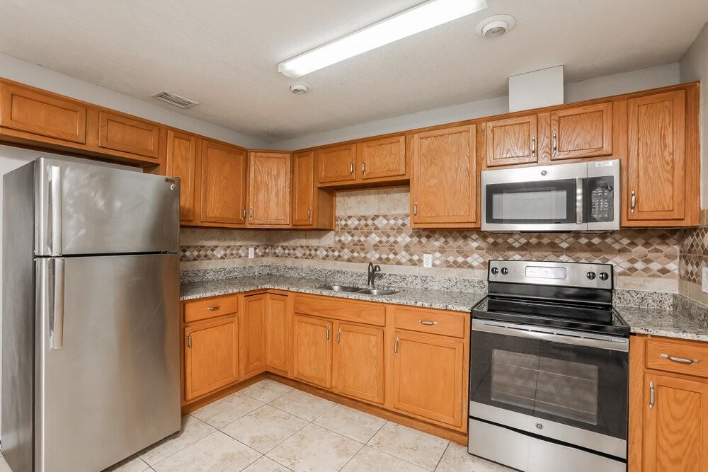 3915 Holly Ct - Photo 7 of 25