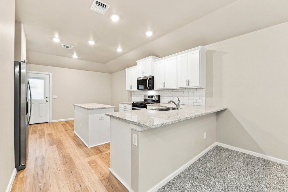 12713 Carrara Ln - Photo 4 of 16