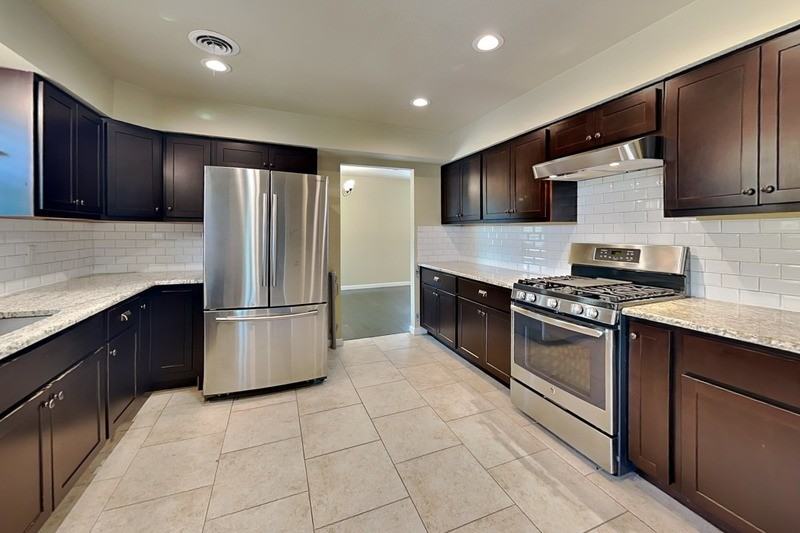 13928 Charcoal Ln - Photo 7 of 17