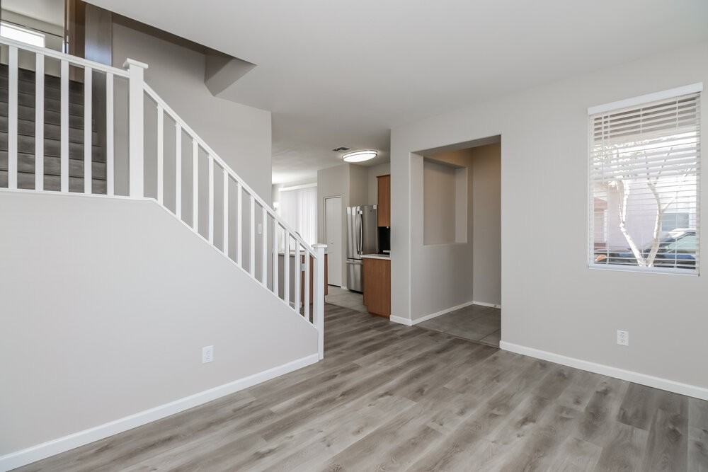 5309 W Raymond St - Photo 5 of 17
