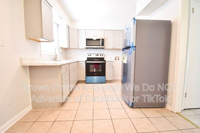 2113 Grand Prix Dr #P - Photo 4 of 13