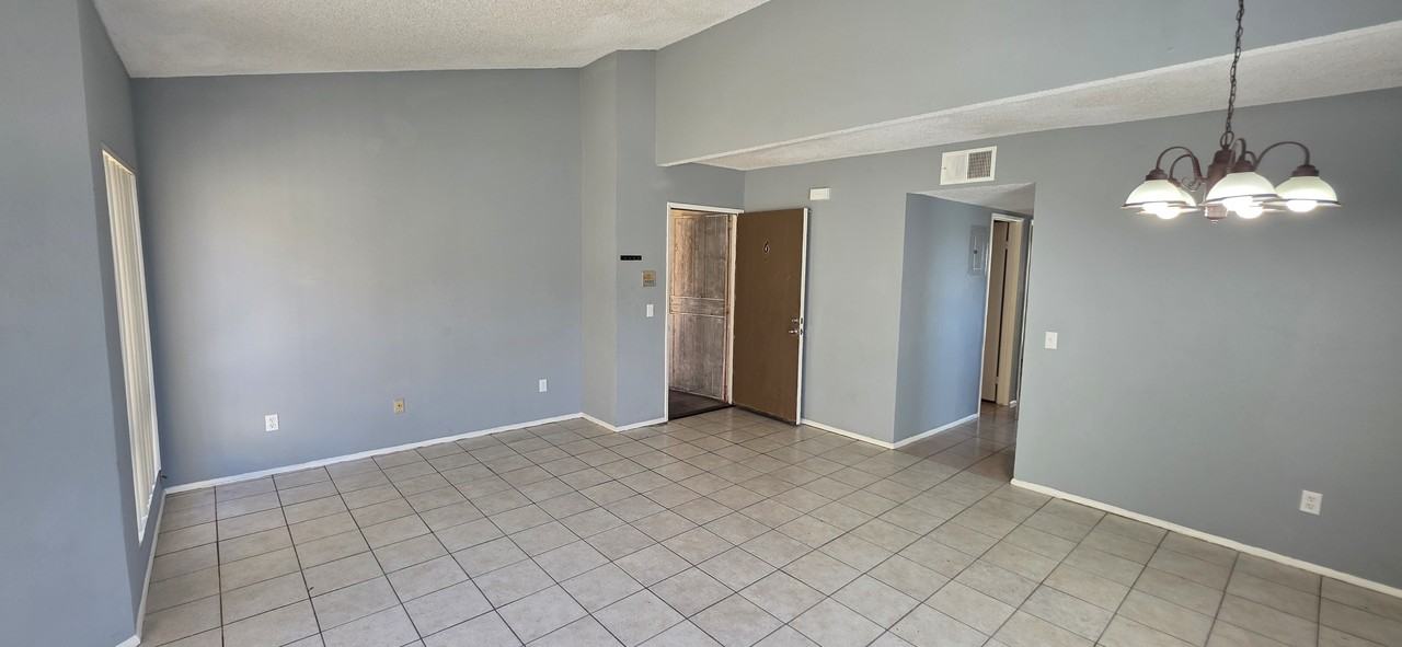 4320 50th Street #6 - Photo 3 of 11