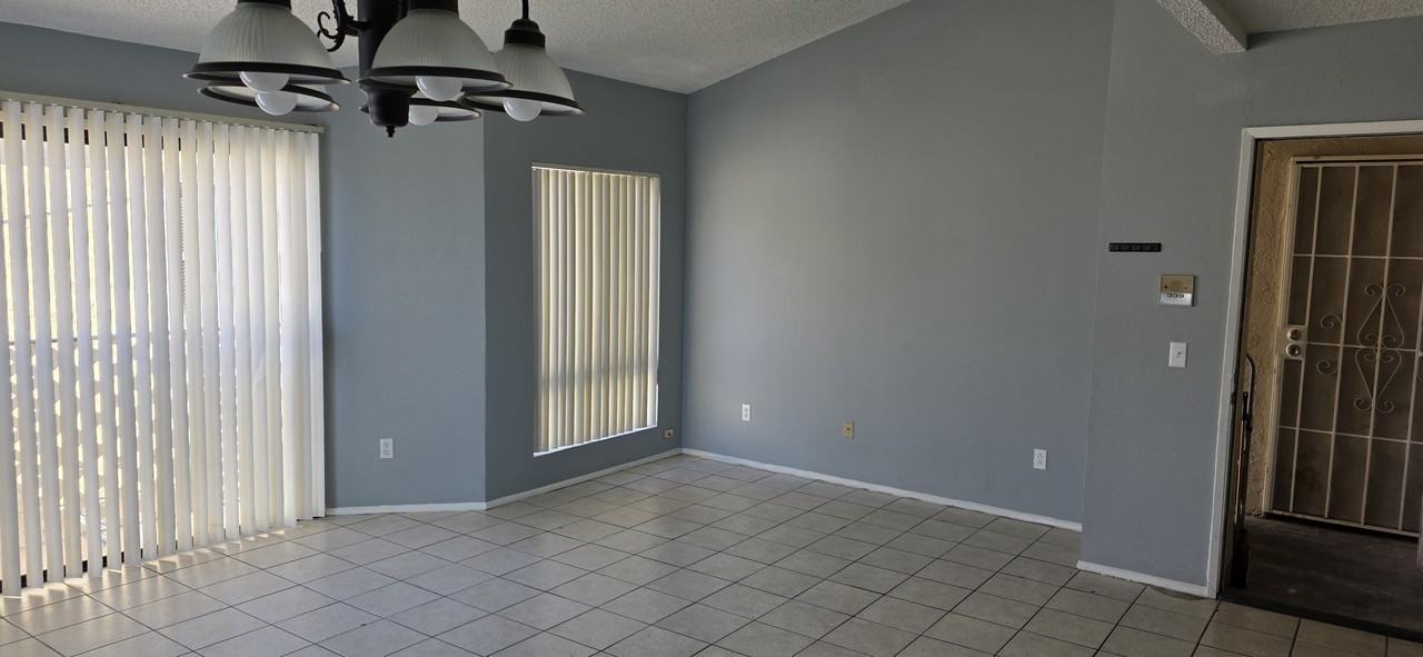 4320 50th Street #6 - Photo 5 of 11