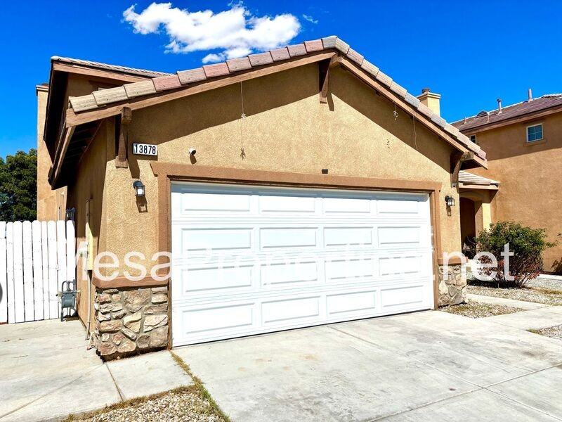 13878 Summer Wind St - Photo 3 of 39