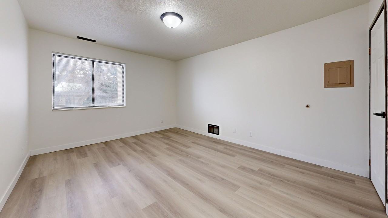 215 E Arbor (Bismarck,ND) - Photo 2 of 25